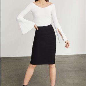 BLACK BCBG PULL ON PENCIL SKIRT NEVER WORN